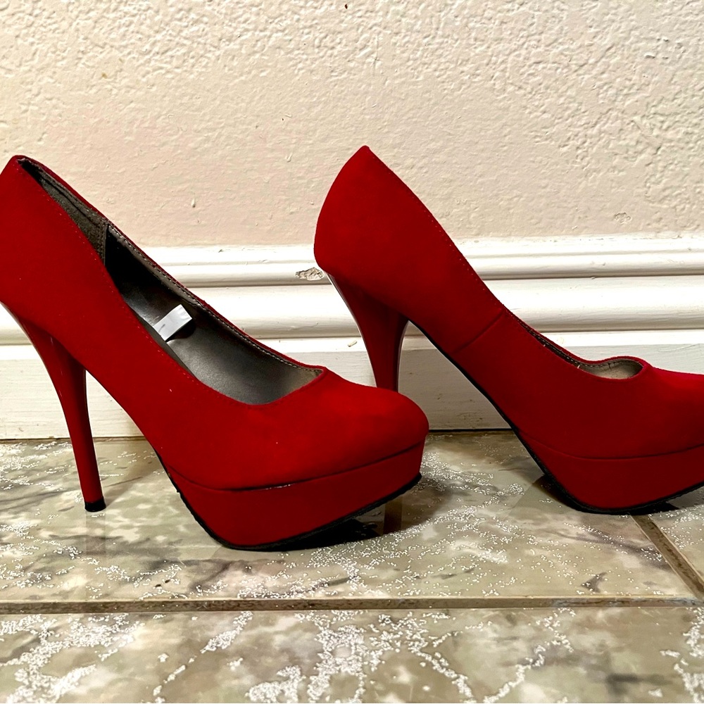 Mossimo Red Platform Heels - Picture 3 of 4